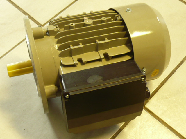 Single-phase electric motor Replacement motor VEM VEB Thurm DDR Takraf Lunzenau 24mm