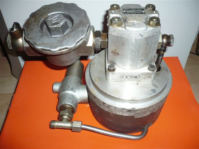 pump, valve IFA for 2 tons VEB Takraf Scissor lift Lunzenau