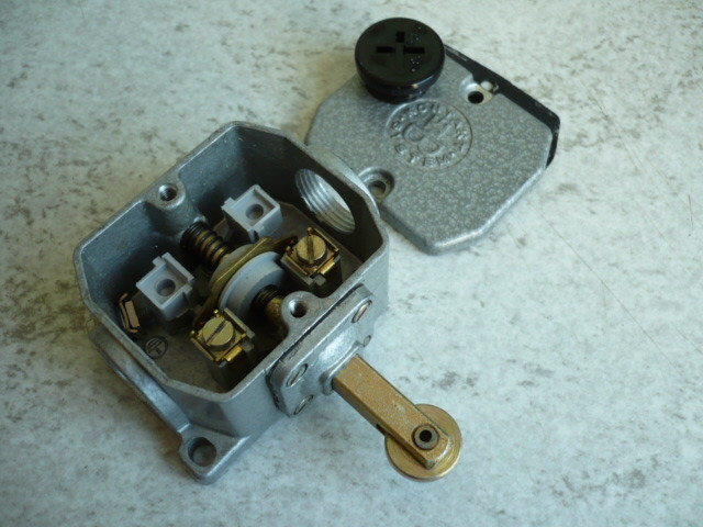 Bernstein limit switch roller lever Robotron VEB GDR type GWA 1R Zw