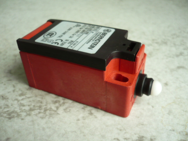 chain brake switch, limit switch, safety switch, position switch for Romeico H225 H226 H227 H230 H231 H232 lifts