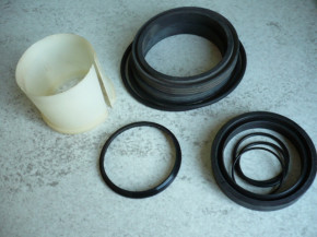 Hydraulic seal kit VEB Fortschritt T174 mobile excavator DDR machinery (Cylinder with 70mm rod, square head)