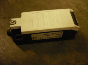 limit switch, safety switch for FOG 933 669330813 / SUN lifting platform