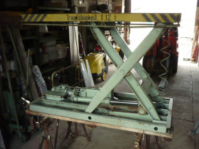 Takraf Scissor lift table VEB lift GDR loading ramp HT 1120