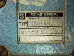 Two-stage safety switch roller lever limit switch Schmersal UVH431y